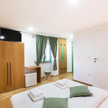 別荘 Istrian Casa Ladonia By Locap Group ポルトローシュ